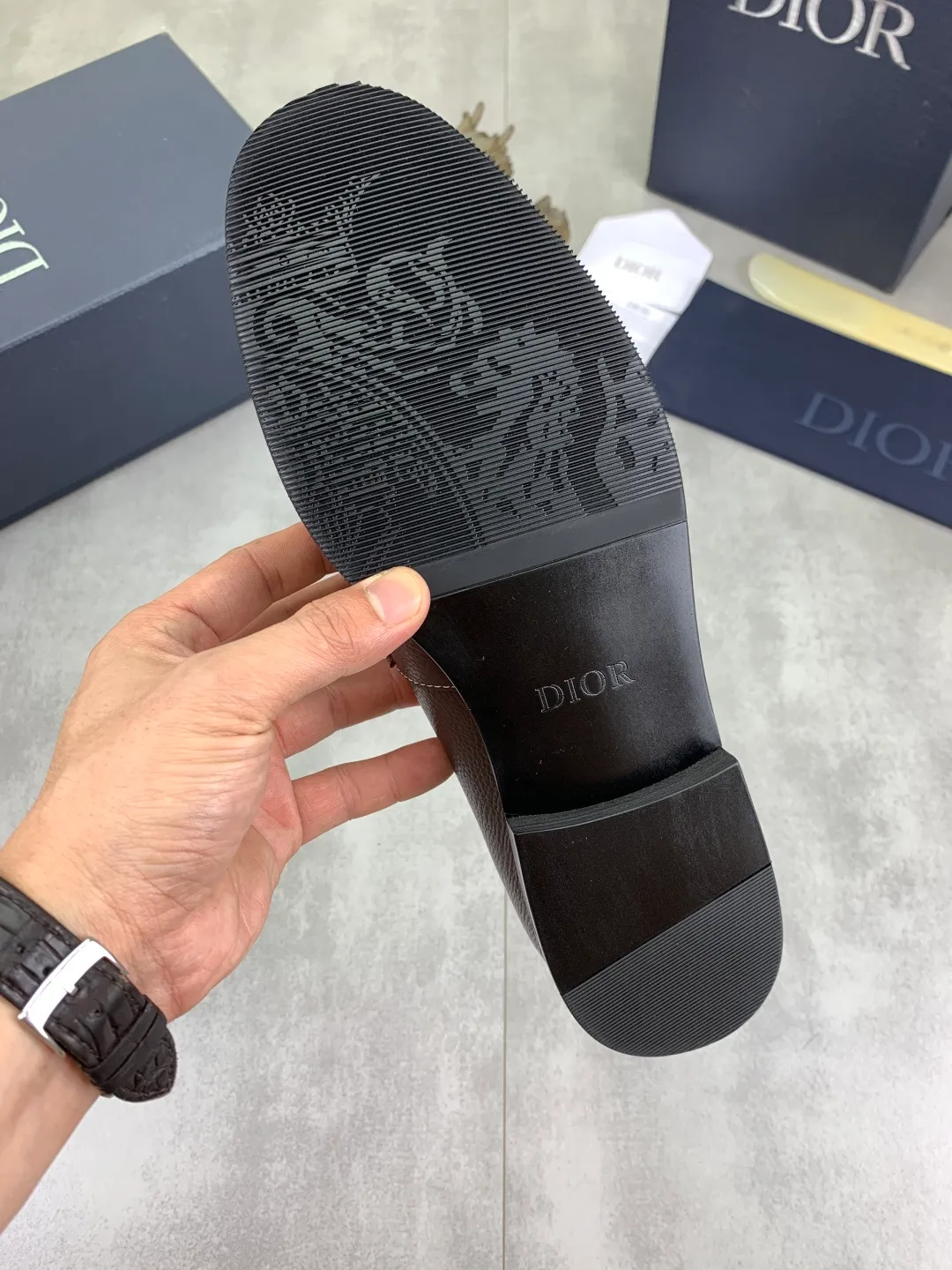 Men's men's shoes 💰P560 new style 💰high version 💎💎💎Dior original version! Top Italian purchasing agent! Men's business casual leather shoes, original imported pebbled calfskin upper, ultimate texture, gentlemanly style, imported water-dyed cowhide inside, top-quality original Italian rubber outsole, first-class workmanship, top quality! Size: 39-44 (45 customized) 3️⃣ colors available